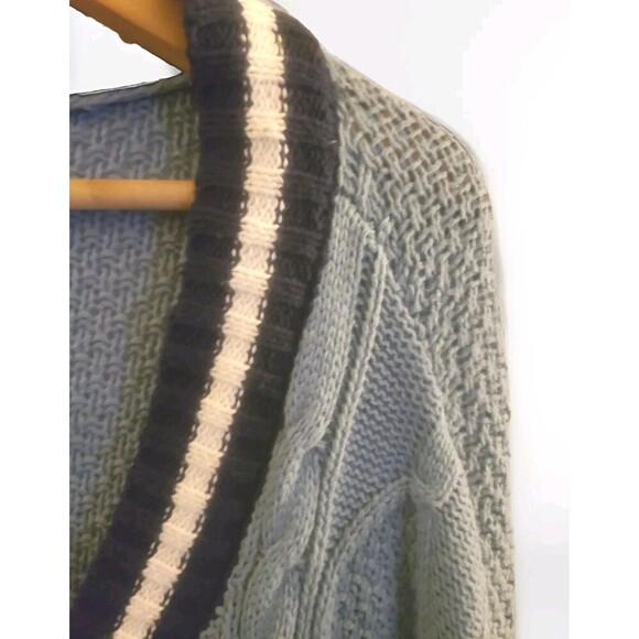 Hooked Up Crop Cardigan Women's  Large Blue Y2k Deep V-Neck Cable-Knit NWT - Picture 3 of 8